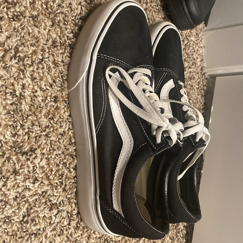 EXCELLENT CONDITION VANS - Picture 2 of 6